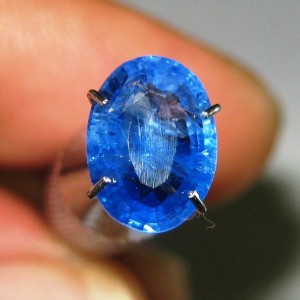 Batu Cincin Safir Biru Elegan 1.98 carat